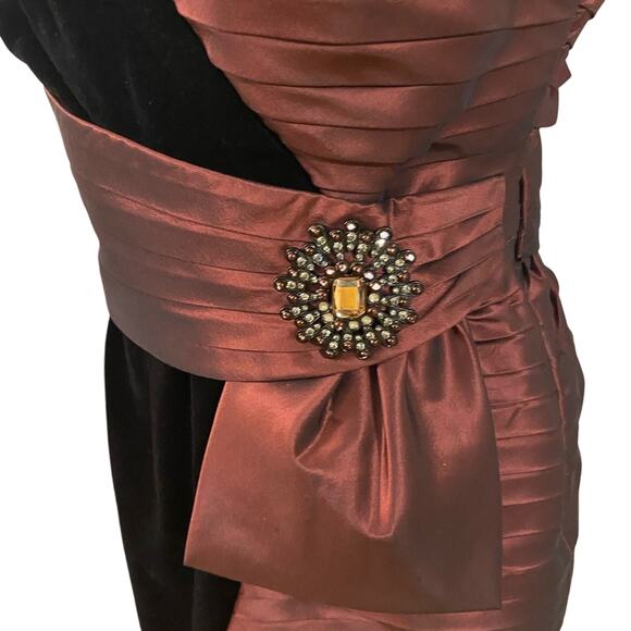 Kay Unger Witchy Whimsigoth Dark Merlot Jeweled Silk Velvet Cocktail Dress (6) - Picture 3 of 10